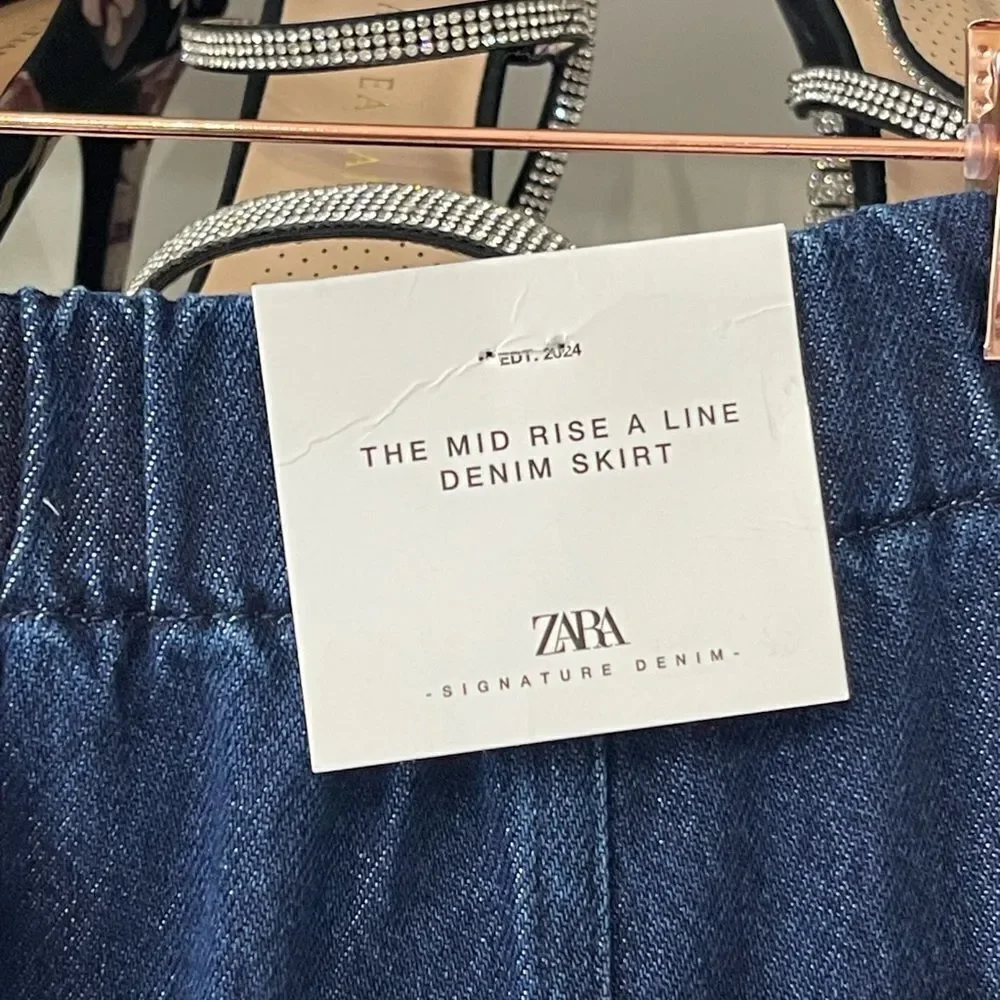 NWT ZARA Classic Blue Denim Skirt Size XS